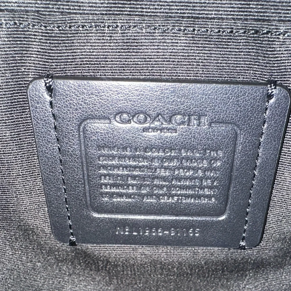 Large Coach Tote - Beige and Black Shoulder Bag with laptop pocket. - Picture 10 of 10